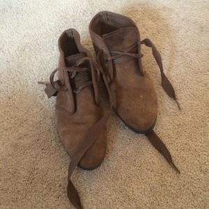 Vintage Brown lace up shoes