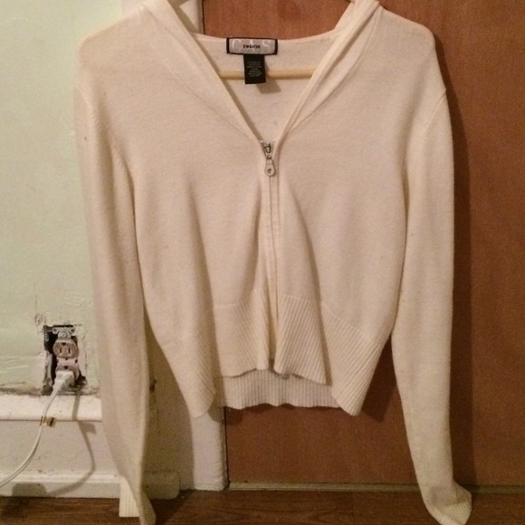 Beige sweater w hood