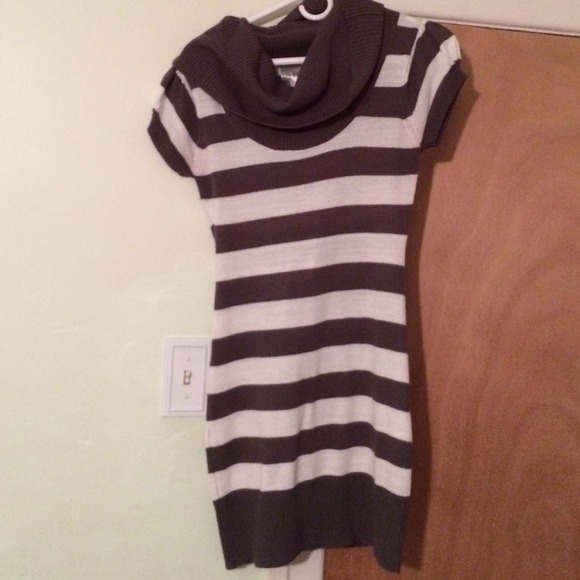 Long shirt/sweater top!