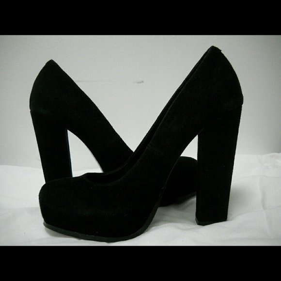 Steve Madden black thick heeled pumps