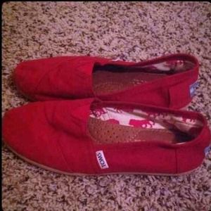 TOMS shoes