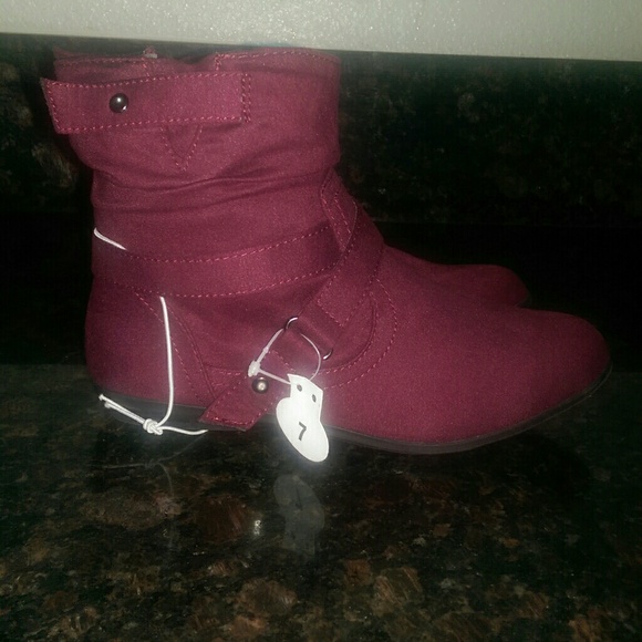 Burgundy low boots