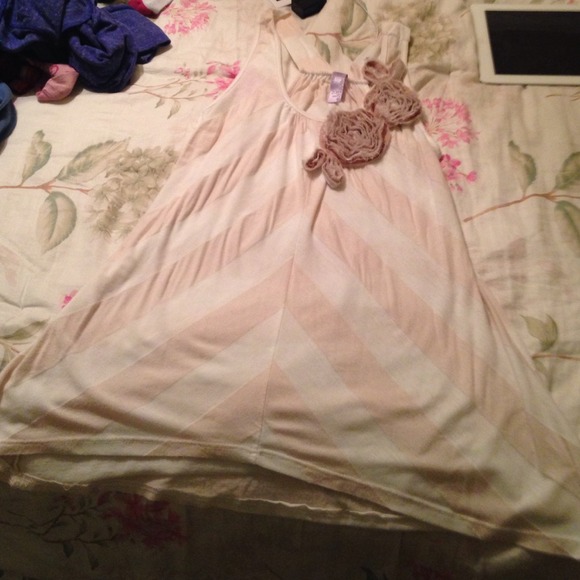 Cute Blouse - Picture 1 of 1