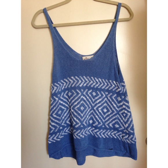 Hollister Tops - Super cute Aztec design top