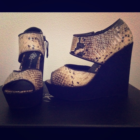 ROCK REPUBLIC high heels