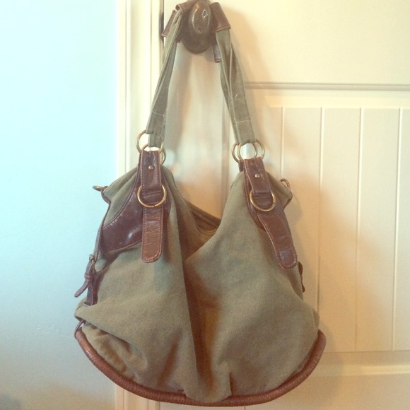 Buckle Handbags - Buckle shoulder bag