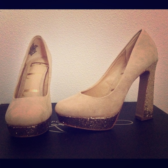 ELLE HIGH HEELS