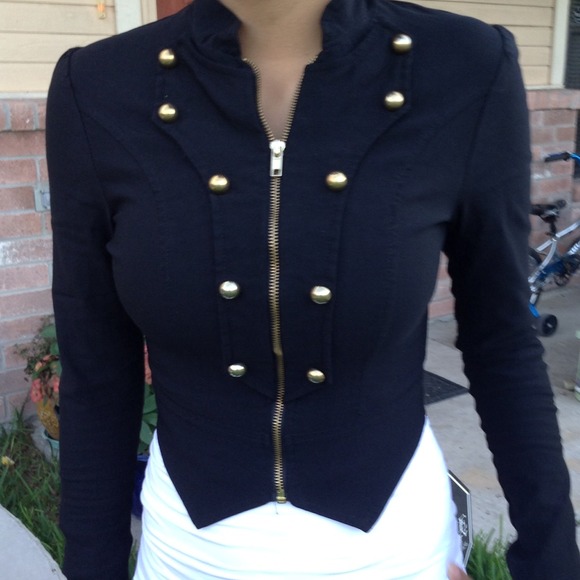 Black blazer with zipper