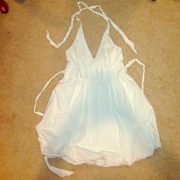 White Marilyn Monroe dress