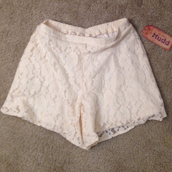 NWT Cream Crochet Lace High Waisted Shorts M