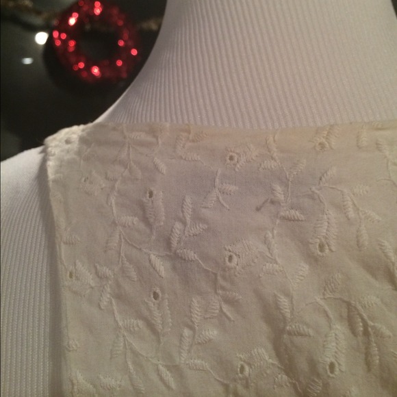 White Eyelet dress. - Picture 4 of 4