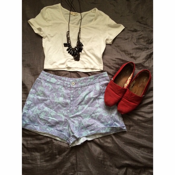 RESERVED FOR @h_ray59 Hawaiian themed  shorts