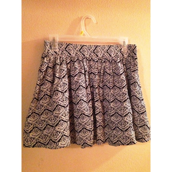 Skirt - Picture 2 of 3