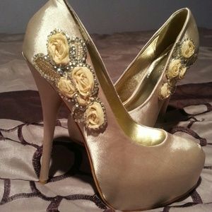 Beige Pumps