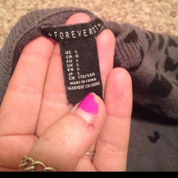 ❤️ SOLD ON VINTED❤️ Cheetah print sweater - Picture 3 of 3