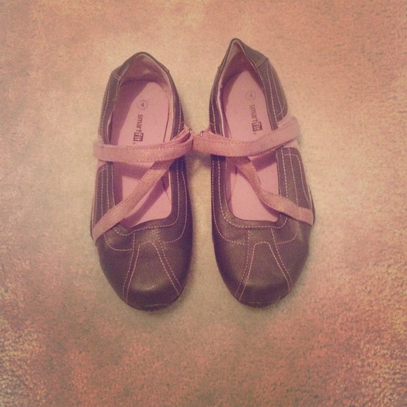 PINK & BROWN FLATS