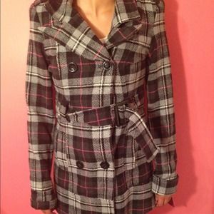 NEVER EVER WORN. CHIC COAT.