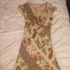 Lilly dress. Cream colored.