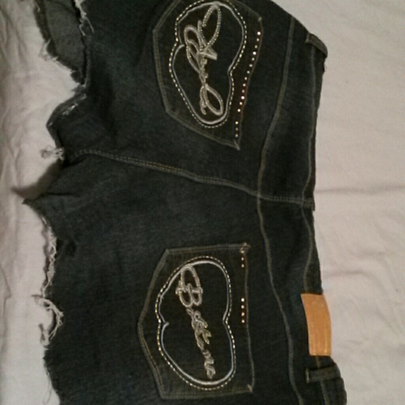 Shorts - Picture 2 of 3