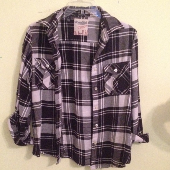 🚫SOLD🚫Flannel mid-sleeve shirt!