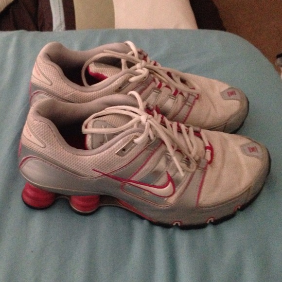 Nike shox.