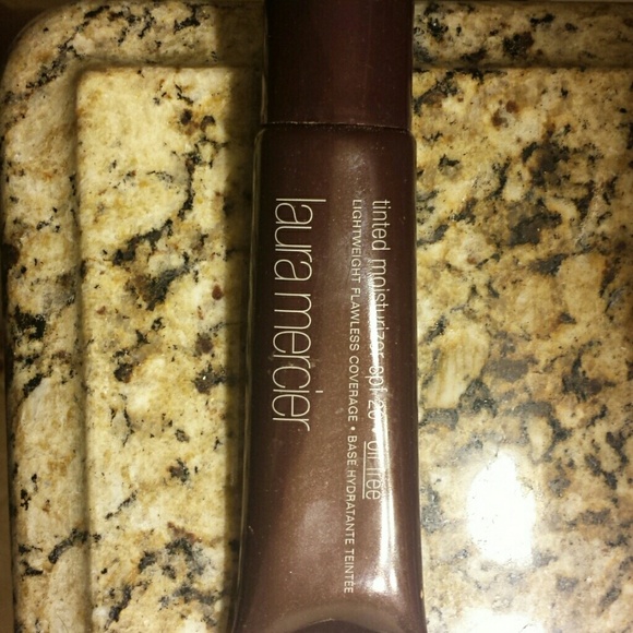 Laura mercier tinted moisturizer