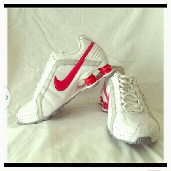 Nike NWT Shocks White/Hot Pink $70 trade