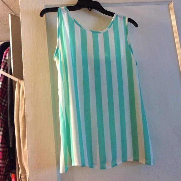 Bow back top - Picture 2 of 3