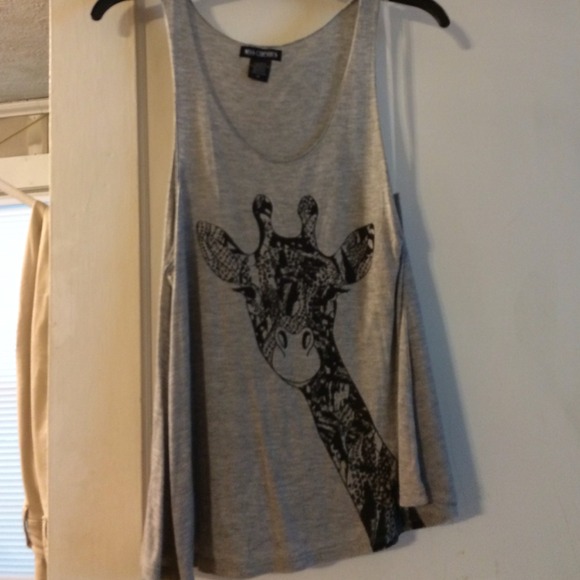 Giraffe tank - Picture 1 of 3