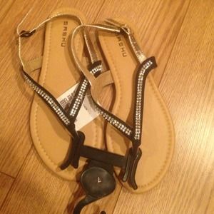 🌟BLACK & GOLD RHINESTONE SANDAL🌟