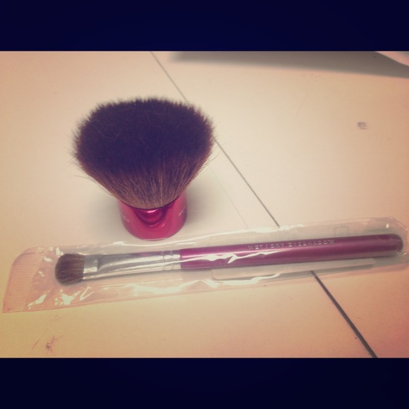 Bare minerals brush set