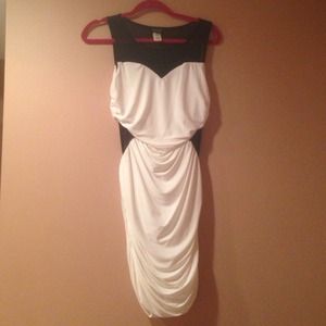 🌟WHITE WITH BLACK MESH DRESS 🌟