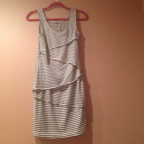 🌟 BLACK AND WHITE STRIPED DRESS🌟