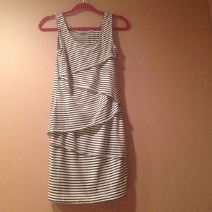 🌟 BLACK AND WHITE STRIPED DRESS🌟