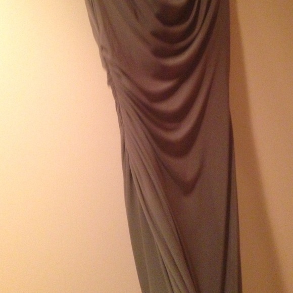 🌟 OLIVE GREEN DRESS 🌟 - Picture 3 of 3