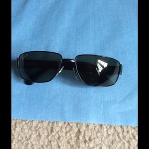 AUTHENTIC - RAY BAN SUNGLASSES GUNMETAL POLARIZED