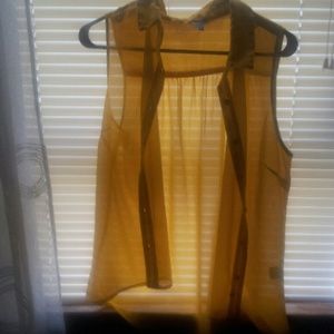 Beautiful Flowy Yellow Top