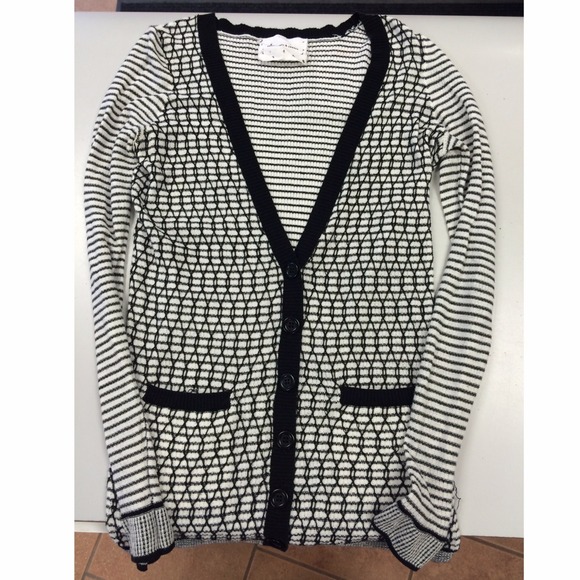 ❌BUNDLED❌ Urban Outfitters Lattice Stitch Cardigan - Picture 2 of 3