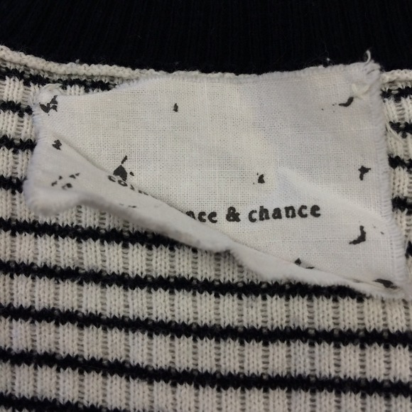 ❌BUNDLED❌ Urban Outfitters Lattice Stitch Cardigan - Picture 3 of 3