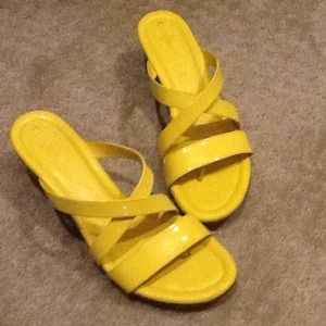 COLE HAAN NIKE AIR PATENT SANDALS...MAKE AN OFFER