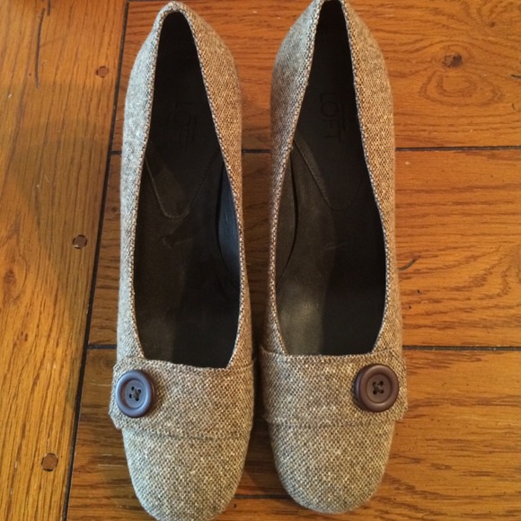 Never been worn Ann Taylor Loft heels