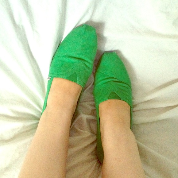 🎉SALE!🎉 Emerald Green Toms