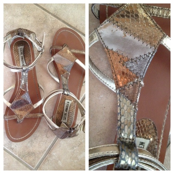 💐🌷🌸 SOLD Gold Silver Metallic Gladiator Sandals - Picture 4 of 4