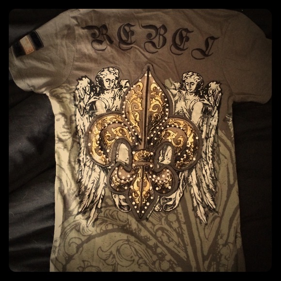 Rebel T... Small.   On hold