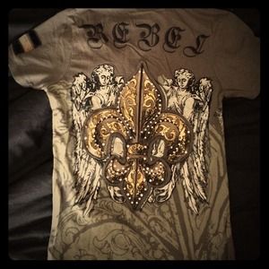 Rebel T... Small.   On hold