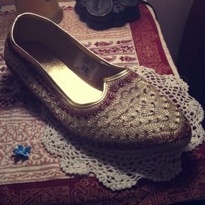 ⚡️Embroidered Aladdin Sandals⚡️for @dreamer1001