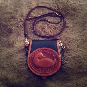 Authentic Dooney & Bourke cross body purse