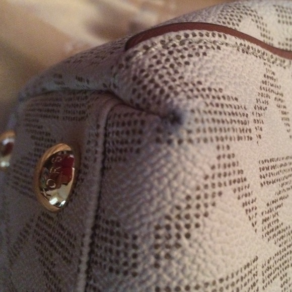 Great condition authentic MK bag - Picture 2 of 4