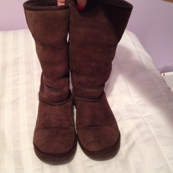 Brown Tall Uggs & Black Ugg Bundle