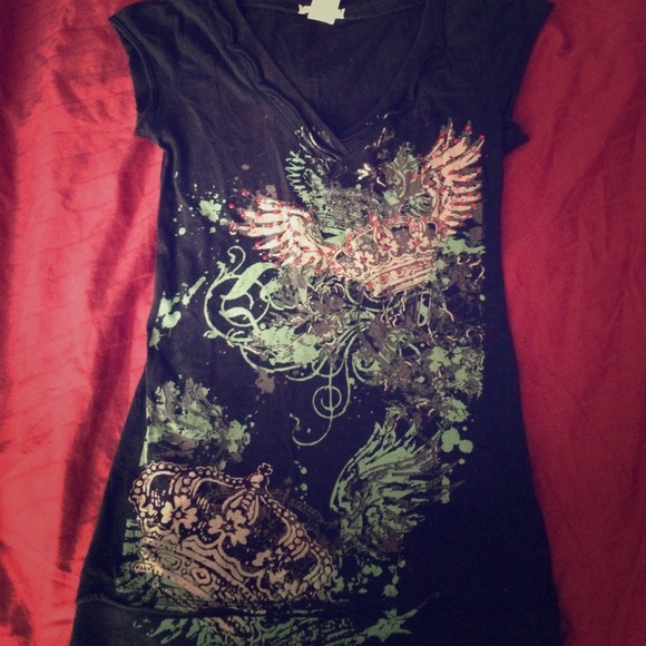 Cute v neck T- small/ medium